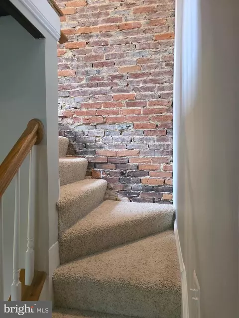 Entry Way - 628 Warner St, Baltimore, MD 21230 photo 8 of 15