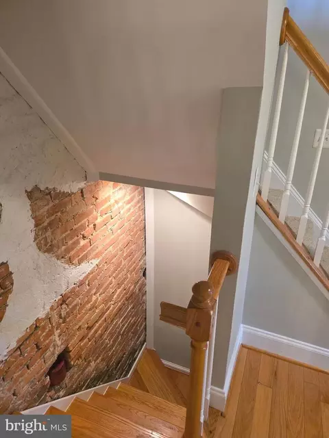 Entry Way - 628 Warner St, Baltimore, MD 21230 photo 13 of 15