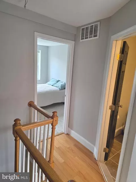 Entry Way - 628 Warner St, Baltimore, MD 21230 photo 5 of 15