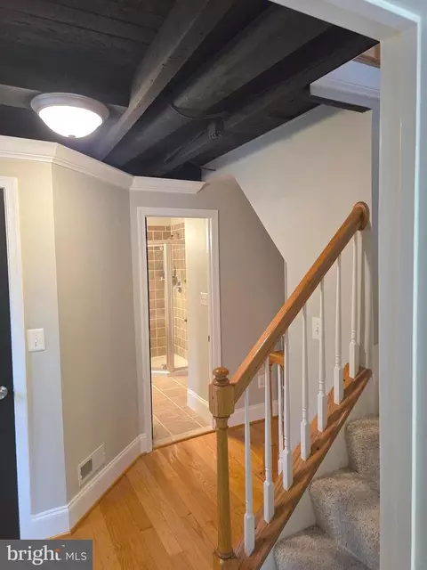Entry Way - 628 Warner St, Baltimore, MD 21230 photo 10 of 15