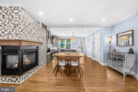 Dining - 431 E Belvedere Ave, Baltimore, MD 21212 photo 2 of 2