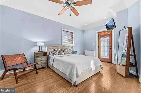 Bedroom - 431 E Belvedere Ave, Baltimore, MD 21212 photo 2 of 4