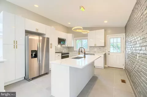 Kitchen - 6200 Ivymount Rd, Baltimore, MD 21209 photo 3 of 6