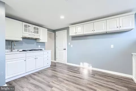 Entry Way - 6200 Ivymount Rd, Baltimore, MD 21209 photo 6 of 8
