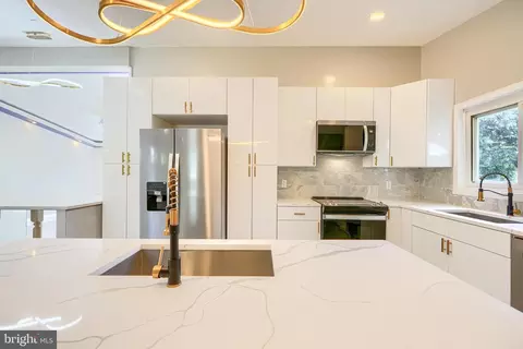 Kitchen - 6200 Ivymount Rd, Baltimore, MD 21209 photo 4 of 6