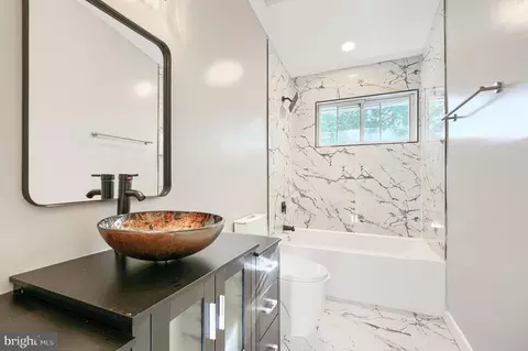 Bath - 6200 Ivymount Rd, Baltimore, MD 21209 photo 1 of 6