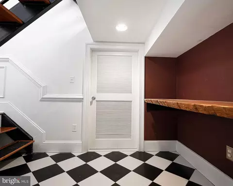 Entry Way - 3218 Hudson St, Baltimore, MD 21224 photo 4 of 5