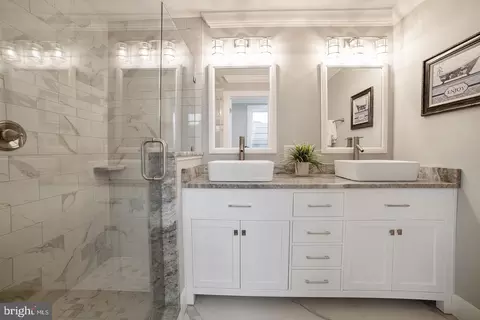 Bath - 3425 Odonnell St, Baltimore, MD 21224 photo 3 of 5
