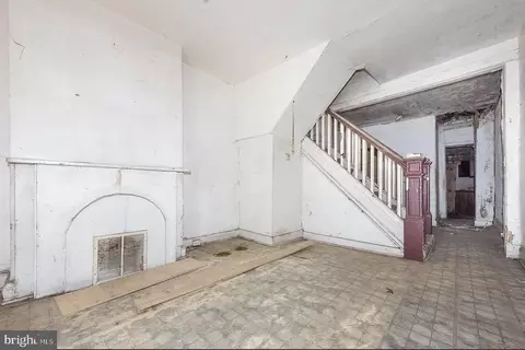 2104 E Hoffman St, Baltimore, MD 21213