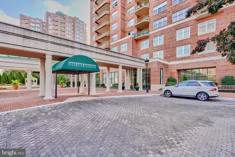 3801 Canterbury Rd #404, Baltimore, MD 21218