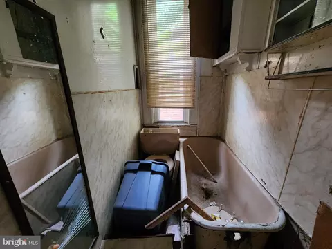 Bath - 1613 E Lafayette Ave, Baltimore, MD 21213 photo 1 of 1
