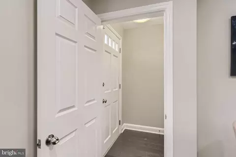 Entry Way - 2908 Clearview Ave, Baltimore, MD 21234 photo 3 of 6