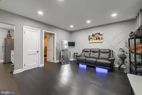 Entry Way - 2908 Clearview Ave, Baltimore, MD 21234 photo 5 of 6
