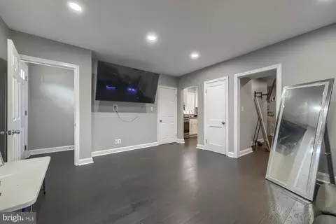 Entry Way - 2908 Clearview Ave, Baltimore, MD 21234 photo 4 of 6