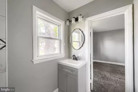 Entry Way - 2908 Clearview Ave, Baltimore, MD 21234 photo 2 of 6