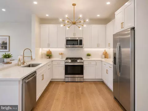 1549 Carswell St, Baltimore, MD 21218