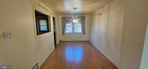 Entry Way - 5526 Bucknell Rd, Baltimore, MD 21206 photo 2 of 4