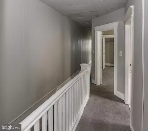 Entry Way - 416 N Hilton St, Baltimore, MD 21229 photo 5 of 10
