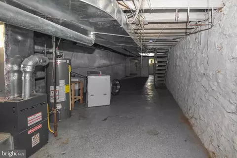 Entry Way - 416 N Hilton St, Baltimore, MD 21229 photo 10 of 10