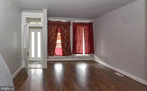 Living - 416 N Hilton St, Baltimore, MD 21229 photo 2 of 3