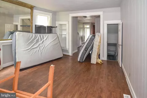 Living - 416 N Hilton St, Baltimore, MD 21229 photo 1 of 3