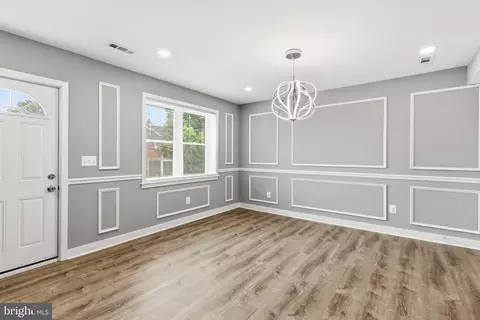 Entry Way - 1411 Kenhill Ave, Baltimore, MD 21213 photo 6 of 13