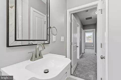Entry Way - 1411 Kenhill Ave, Baltimore, MD 21213 photo 12 of 13