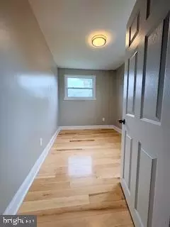 Entry Way - 5511 Todd Ave, Baltimore, MD 21206 photo 7 of 18