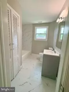 Entry Way - 5511 Todd Ave, Baltimore, MD 21206 photo 11 of 18