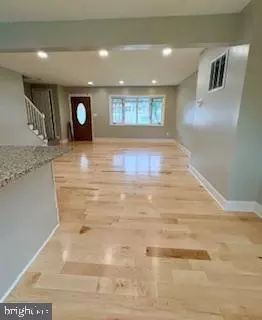 Entry Way - 5511 Todd Ave, Baltimore, MD 21206 photo 5 of 18