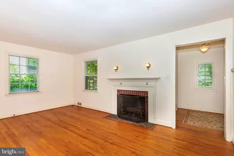 323 Broadmoor Rd, Baltimore, MD 21212 photo 3