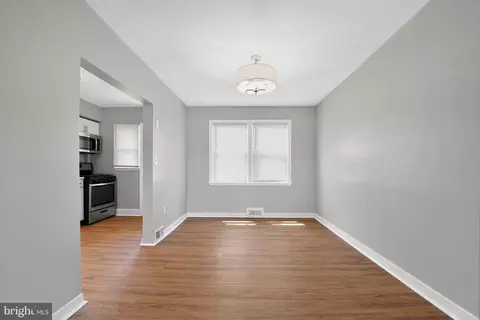 Entry Way - 1015 Witherspoon Rd, Baltimore, MD 21212 photo 3 of 8