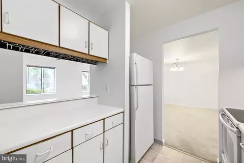 Kitchen - 140 W Barre St, Baltimore, MD 21201 photo 4 of 4