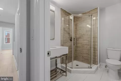 Bath - 1748 S Hanover St, Baltimore, MD 21230 photo 2 of 4