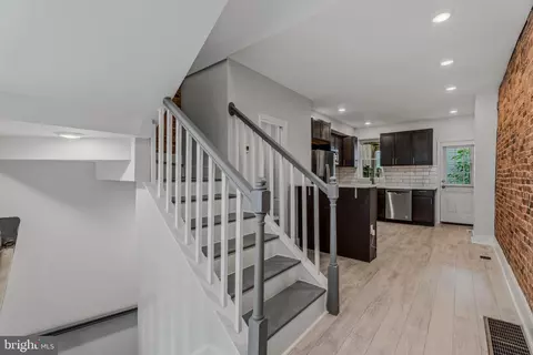 Entry Way - 1748 S Hanover St, Baltimore, MD 21230 photo 2 of 8