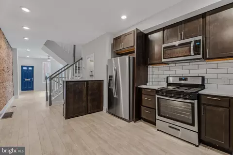 Entry Way - 1748 S Hanover St, Baltimore, MD 21230 photo 4 of 8