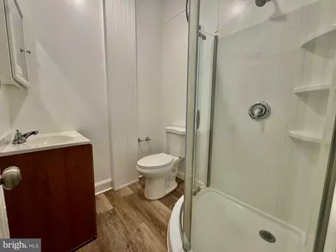 Bath - 6 Wheeler Ave, Baltimore, MD 21223 photo 2 of 6