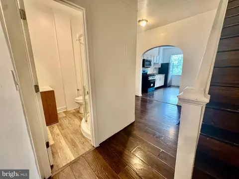 Entry Way - 6 Wheeler Ave, Baltimore, MD 21223 photo 2 of 6