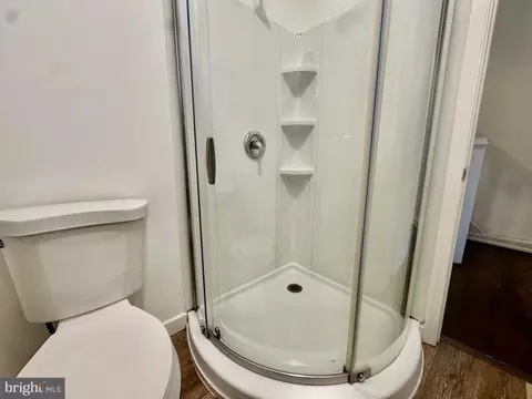 Bath - 6 Wheeler Ave, Baltimore, MD 21223 photo 3 of 6