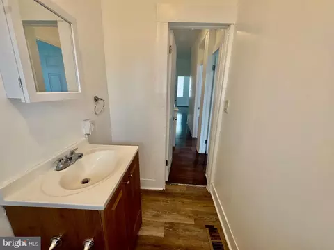 Entry Way - 6 Wheeler Ave, Baltimore, MD 21223 photo 6 of 6