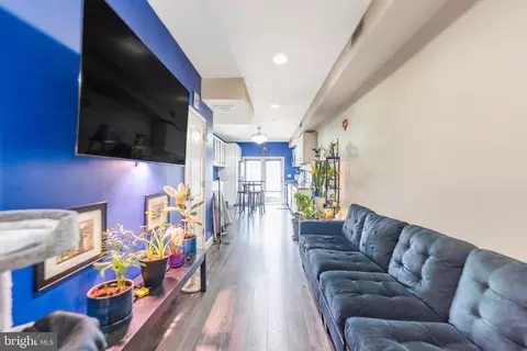 Entry Way - 610 Archer St, Baltimore, MD 21230 photo 3 of 8