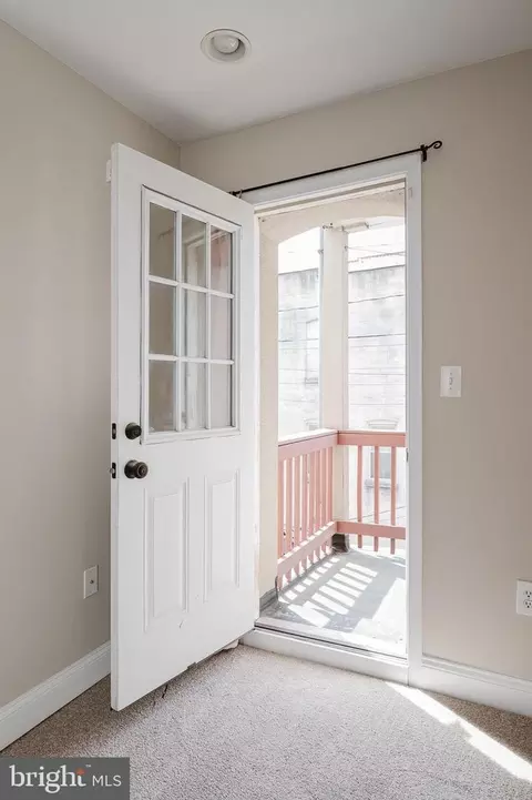 Entry Way - 3013 Eastern Ave, Baltimore, MD 21224 photo 8 of 10