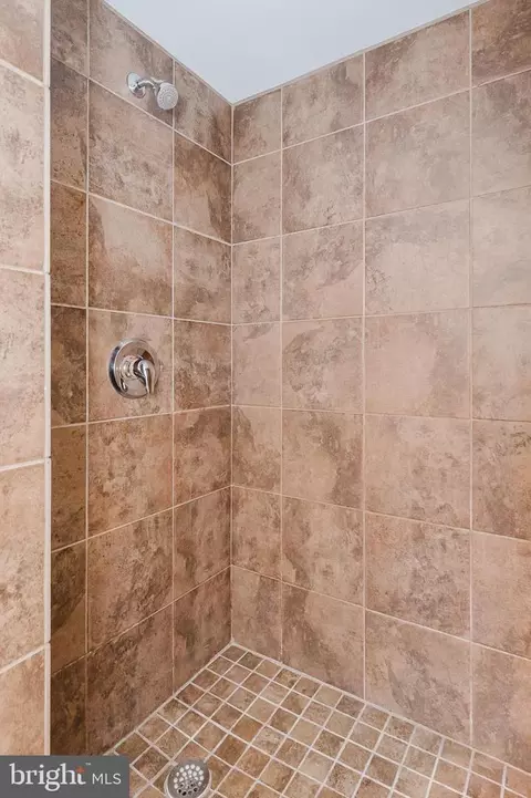 Bath - 3013 Eastern Ave, Baltimore, MD 21224 photo 5 of 5