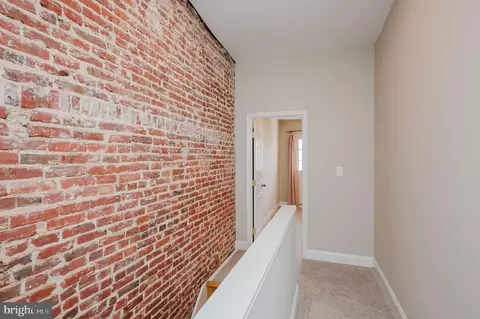Entry Way - 3013 Eastern Ave, Baltimore, MD 21224 photo 7 of 10
