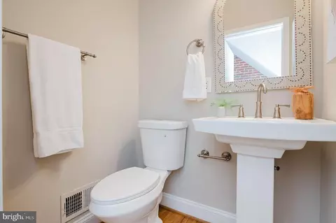 Bath - 3013 Eastern Ave, Baltimore, MD 21224 photo 4 of 5
