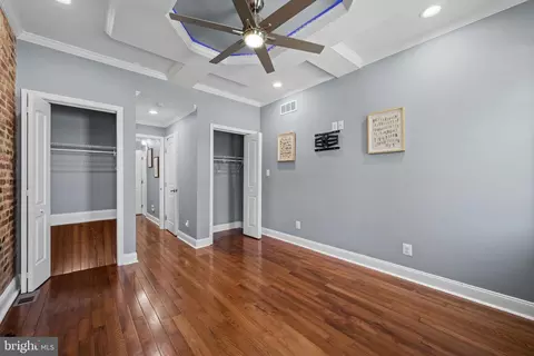Entry Way - 2103 E Chase St, Baltimore, MD 21213 photo 4 of 8