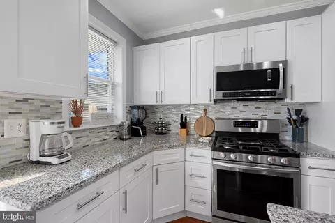 Kitchen - 2103 E Chase St, Baltimore, MD 21213 photo 2 of 4