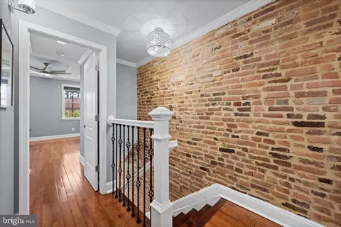 Entry Way - 2103 E Chase St, Baltimore, MD 21213 photo 3 of 8