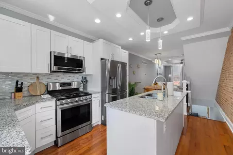 Kitchen - 2103 E Chase St, Baltimore, MD 21213 photo 3 of 4