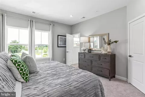 Bedroom - 2244 Waterfront Way, Baltimore, MD 21230 photo 3 of 4